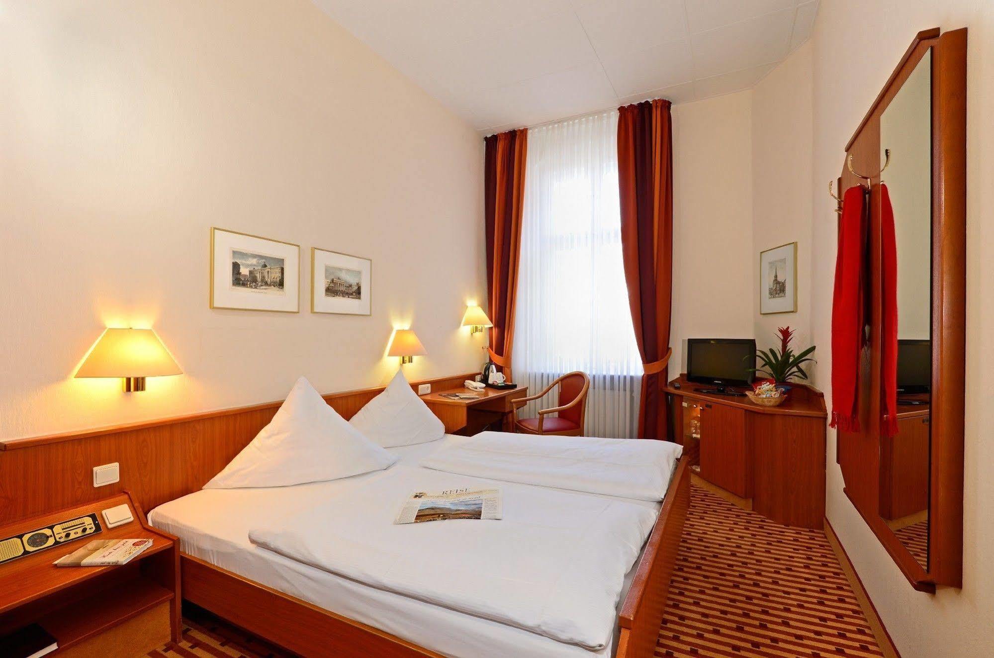 Hotel Schoeneberg Берлин Экстерьер фото